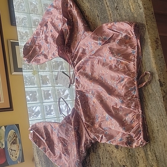 HP!!πππ₯Hippie Rose beautiful satin like top - Picture 7 of 10